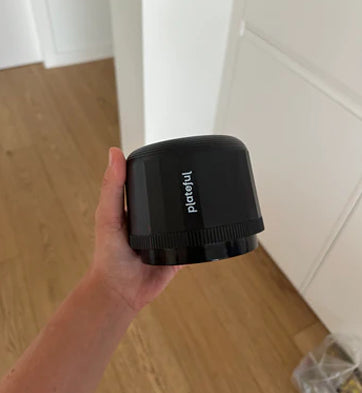 Customer using the mason jar vacuum sealer