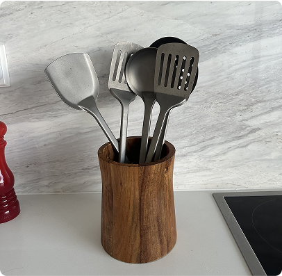 Flateria Titanium Utensils in use